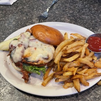 Craft Public House - Cali Grilled Chicken - Sports Bars Near Me - Cary, North Carolina Craft Public House - Cali Grilled Chicken - Sports Bars Near Me - Cary, North Carolina