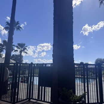 Embassy Suites by Hilton - Hotels Near Me - Phoenix, Arizona