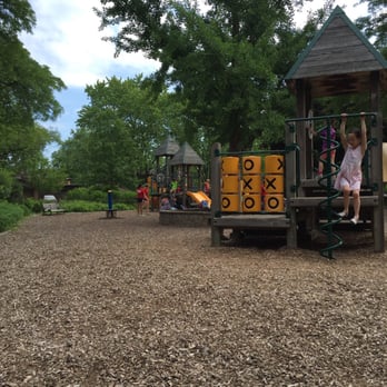 Community Recreation Center - Nice day at the park - Recreation Centers Near Me - Wilmette, Illinois