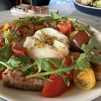 North Italia - Heirloom Tomato & Burrata - Italian Near Me - Nashville, Tennessee North Italia - Heirloom Tomato & Burrata - Italian Near Me - Nashville, Tennessee