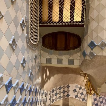 Casa Batlló - Just a sample of the weird and wonderful world of Gaudi. - Landmarks & Historical Buildings Near Me - Barcelona, B Casa Batlló - Just a sample of the weird and wonderful world of Gaudi. - Landmarks & Historical Buildings Near Me - Barcelona, B