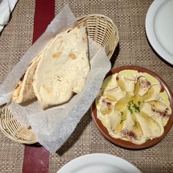 Al-Rayan Restaurant - Hummus Beiruti