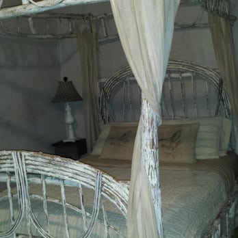 Haussegen Platz - Bedroom - Bed & Breakfast Near Me - Fredericksburg, Texas Haussegen Platz - Bedroom - Bed & Breakfast Near Me - Fredericksburg, Texas