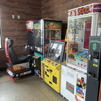 Mountain Mike's Pizza - Arcade area - Pizza Near Me - Atascadero, California