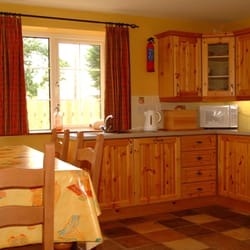 Golfkeel Self Catering Cottages - Dovedale Kitchen