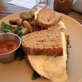 Malibu Farm Restaurant - Fried egg sandwich - Salad Near Me - Malibu, California