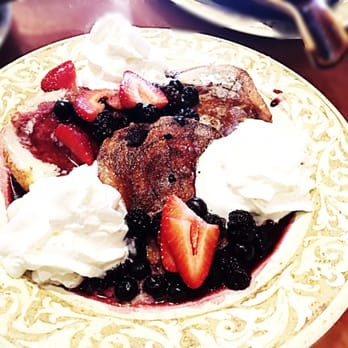 Another Broken Egg Cafe - Cinnamon roll French toast - Breakfast & Brunch Near Me - Boca Raton, Florida