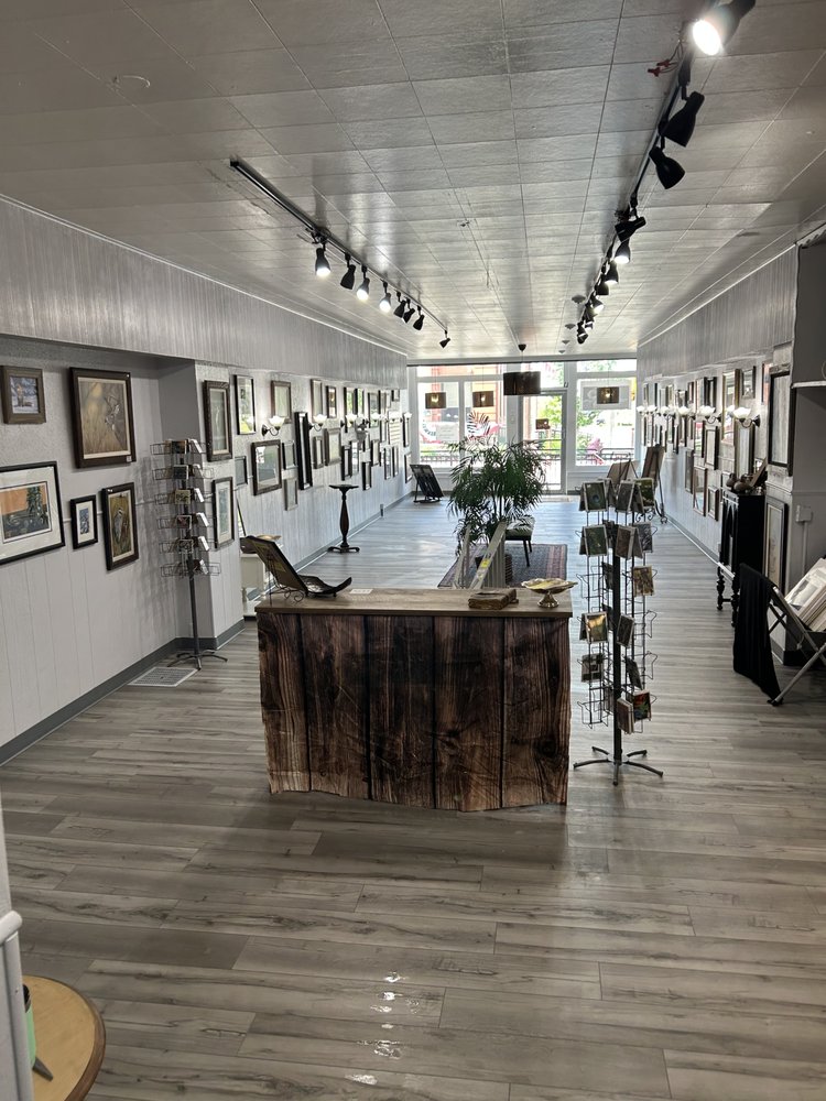 THE BLUE HERON Updated September 2024 207 Water St, Conneaut Lake