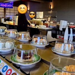 Kaiyo Sushi - View of sushi go round from booth