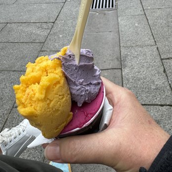 Paradis Gelateria - When my cup runneth over - Gelato Near Me - Oslo, 03 Paradis Gelateria - When my cup runneth over - Gelato Near Me - Oslo, 03
