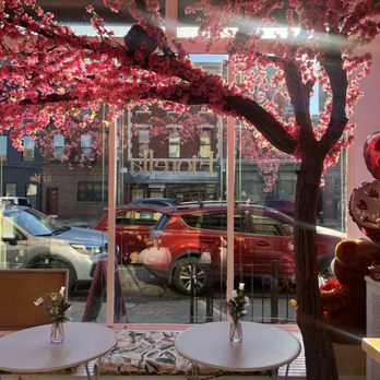 Fiorella - Interior - Coffee & Tea Near Me - Brooklyn, New York Fiorella - Interior - Coffee & Tea Near Me - Brooklyn, New York