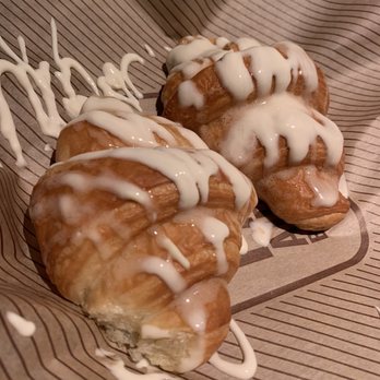 Cheddar's Scratch Kitchen - Sweet Glazed Croissants - Comfort Food Near Me - Brandywine, Maryland Cheddar's Scratch Kitchen - Sweet Glazed Croissants - Comfort Food Near Me - Brandywine, Maryland