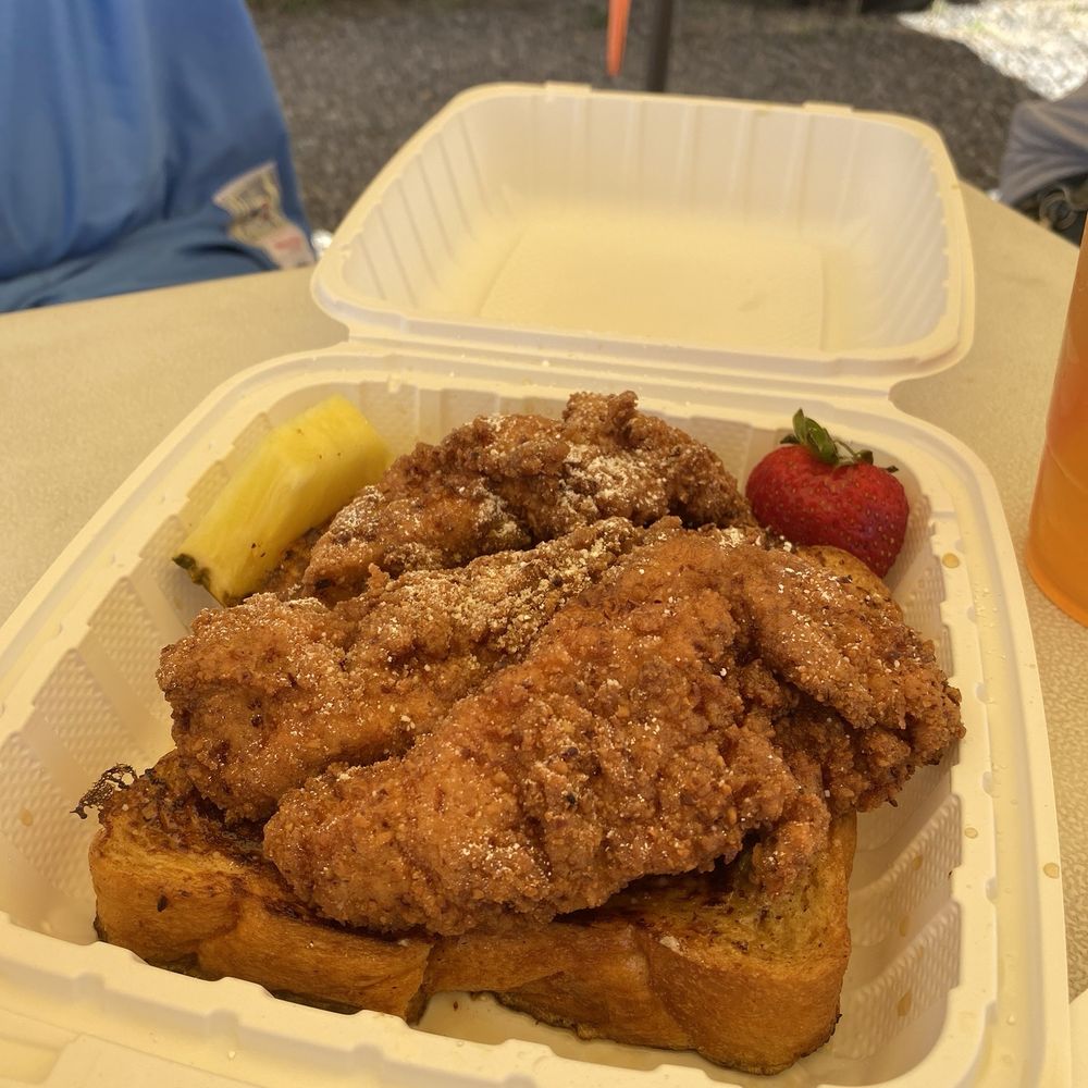 Hey Y’all - Fried chicken with French toast - Breakfast & Brunch Near Me - Eugene, Oregon Hey Y’all - Fried chicken with French toast - Breakfast & Brunch Near Me - Eugene, Oregon