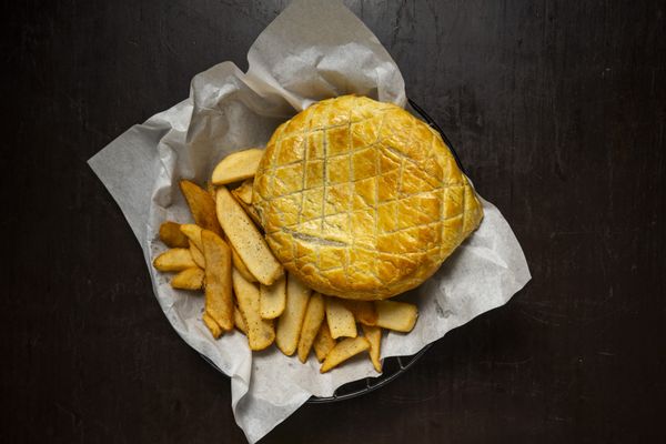 Lucky Baldwins Pub by null