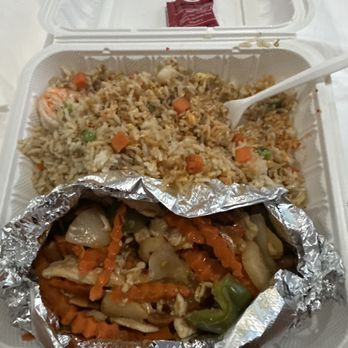 Siam Chan - Dinner special! Comes with Thai Tea and 2 egg rolls - Thai Near Me - Los Angeles, California Siam Chan - Dinner special! Comes with Thai Tea and 2 egg rolls - Thai Near Me - Los Angeles, California