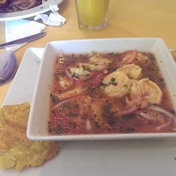 La Morenita Ecuatoriana - Ceviche de camarones (12) Ecuatorianos con patacones.