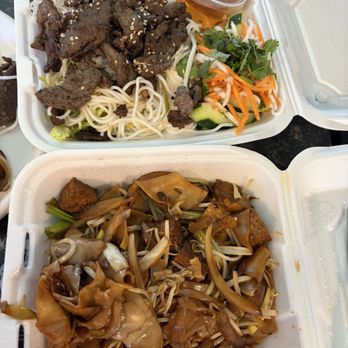 Simplee Pho - Chow fun, beef noodle salad. - Vietnamese Near Me - Apple Valley, Minnesota Simplee Pho - Chow fun, beef noodle salad. - Vietnamese Near Me - Apple Valley, Minnesota