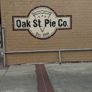 OAK ST. PIE CO. - 216 Photos & 253 Reviews - 110 N Oak St, Roanoke ...