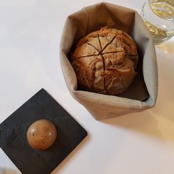 Maxime Colin - Il faut goûter le pain fait maison et le beurre aux cèpes !