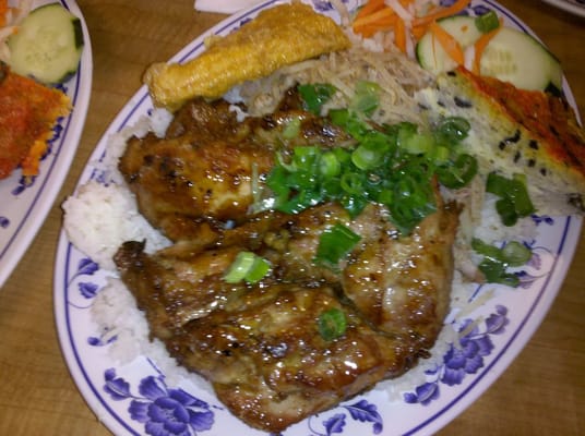 Com Tam Thuan Kieu by null