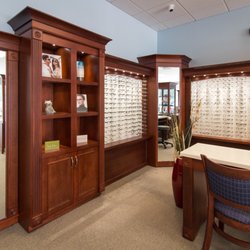 Optical Outfitter - Optical Outfitter's Williamston line of displays... Frame Cabinets, Glass Displays, and Dispensing Tables