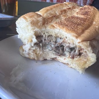 Oak 36 Bar & Kitchen - Savannah Cheese steak - Bars Near Me - Savannah, Georgia