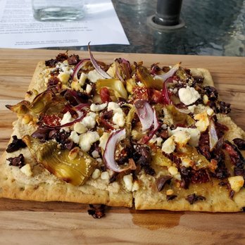 Idle Hour Winery & Kitchen - Mediterranean flatbread - Wineries Near Me - Oakhurst, California Idle Hour Winery & Kitchen - Mediterranean flatbread - Wineries Near Me - Oakhurst, California
