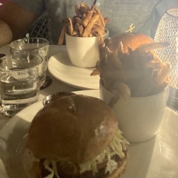 Moxies - Cheeseburger without the cheese - Lounges Near Me - Miami, Florida