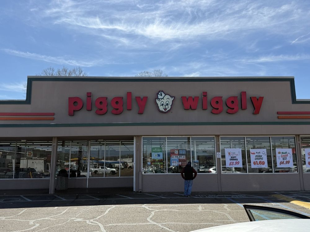 Piggly Wiggly - Jackson Logo