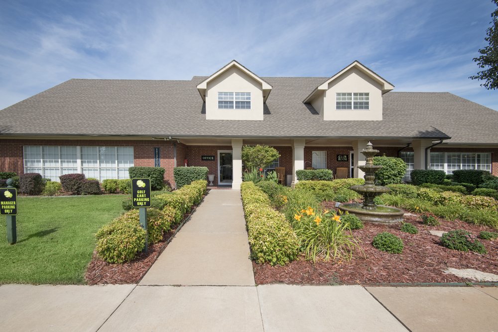 THE LINKS ON MEMORIAL Updated September 2024 82 Photos 11500