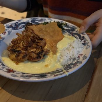 HAI HAI - Balinese Chicken Rice Plate - Vietnamese Near Me - Minneapolis, Minnesota