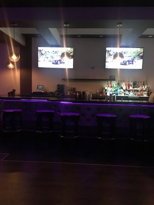 Palisades Lounge by null