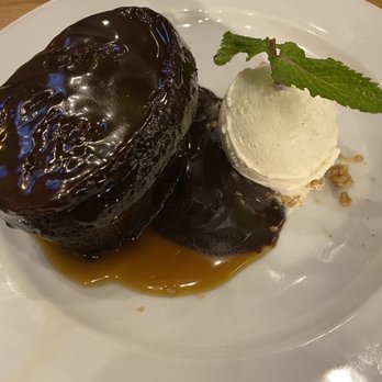 Earls Kitchen + Bar - Canadian (New) Near Me - Edmonton, Alberta Earls Kitchen + Bar - Canadian (New) Near Me - Edmonton, Alberta