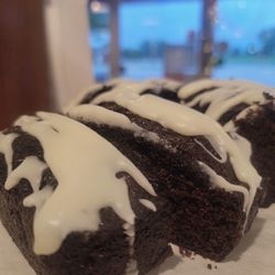 Lucky Bucks Coffee Shack - Black velvet cake