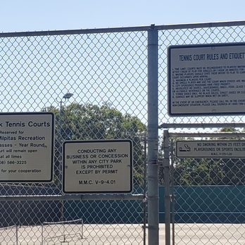 Hall Memorial Park - Tennis court signs - Parks Near Me - Milpitas, California