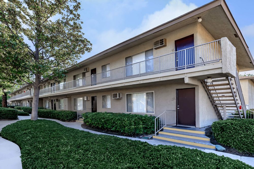 CORSICAN APARTMENT HOMES 14 Photos Apartments 400 South Sunkist