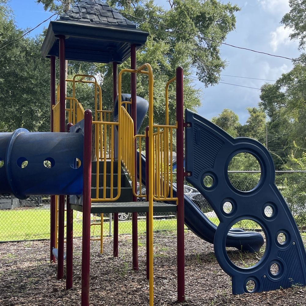 Dixon Park - Parks Near Me - Saraland, Alabama