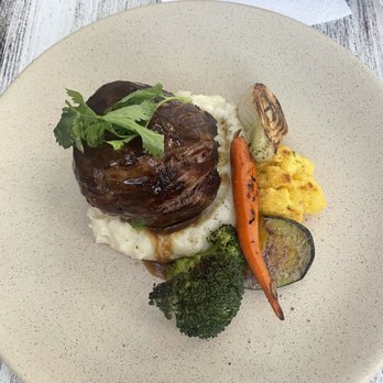 Tanino's - Filet with mashed potato and carrot. - Wine Bars Near Me - Puerto Morelos, ROO Tanino's - Filet with mashed potato and carrot. - Wine Bars Near Me - Puerto Morelos, ROO
