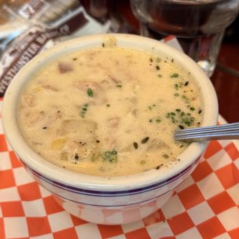 Found Oyster - Chowder was amazing - Seafood Near Me - Los Angeles, California