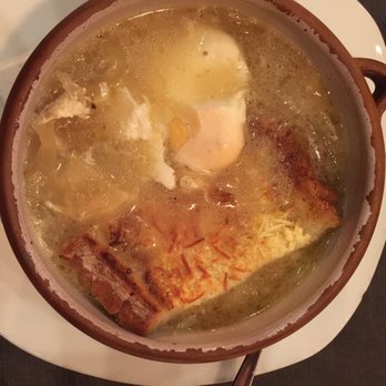 Nogal - Carzoleta de soap de cebolla con queso grantinado- Onion soup with cheese au gratin. Must order! So good! - Catalan Near Me - Barcelona, B