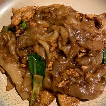 Up Thai - Pad Se-Ew with chicken  lunch special - Thai Near Me - New York, New York