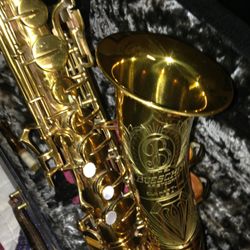 Music Village - Buescher Big B Alto Like new !!!!
