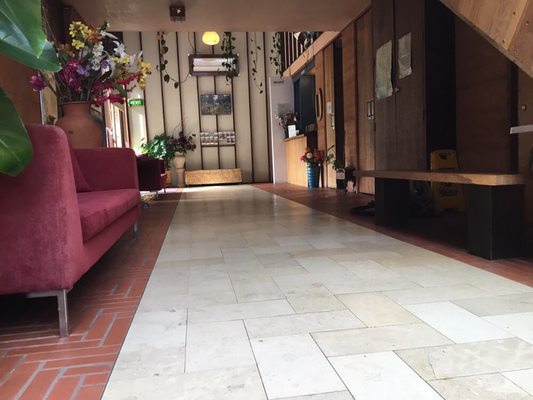 Best Western by null