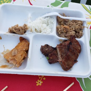 Chief's Luau - Paper plates and forks on the Royal package - Performing Arts Near Me - Kapolei, Hawaii