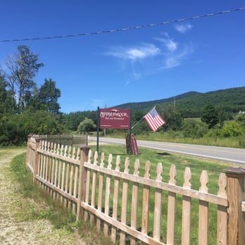 Applebrook - Sign - Bed & Breakfast Near Me - Jefferson, New Hampshire