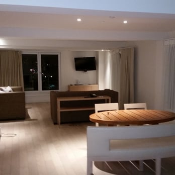 Allegria Hotel - Living area of suite - Hotels Near Me - Long Beach, New York