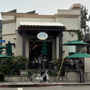Urth Caffé - Storefront - Breakfast & Brunch Near Me - Santa Monica, California