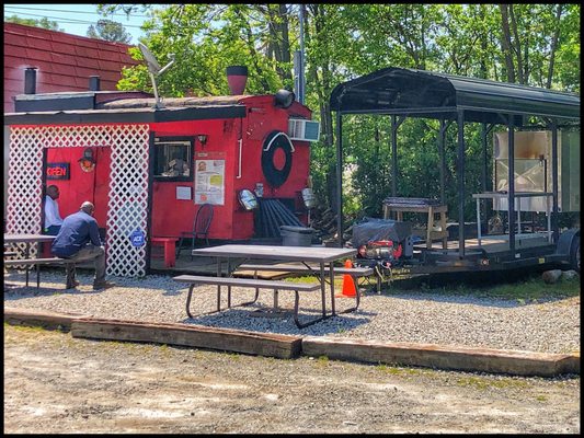 Crazy Ron's BBQ by null