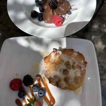 Perch - Chocolate Pot de Creme (basically pudding) and White chocolate bread pudding (pudding in bread form lol) - Lounges Near Me - Los Angeles, California Perch - Chocolate Pot de Creme (basically pudding) and White chocolate bread pudding (pudding in bread form lol) - Lounges Near Me - Los Angeles, California