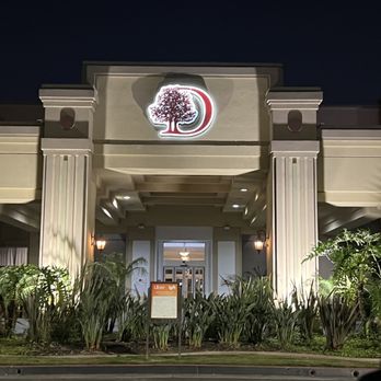 DoubleTree by Hilton Hotel Los Angeles - Commerce - Entrance - Hotels Near Me - Commerce, California DoubleTree by Hilton Hotel Los Angeles - Commerce - Entrance - Hotels Near Me - Commerce, California